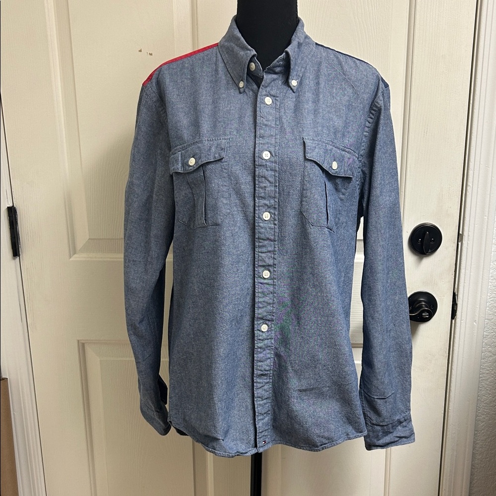 Tommy Hilfiger Chambray Button Down
Shirt Slim fit, Medium Flag Patriotic
Denim